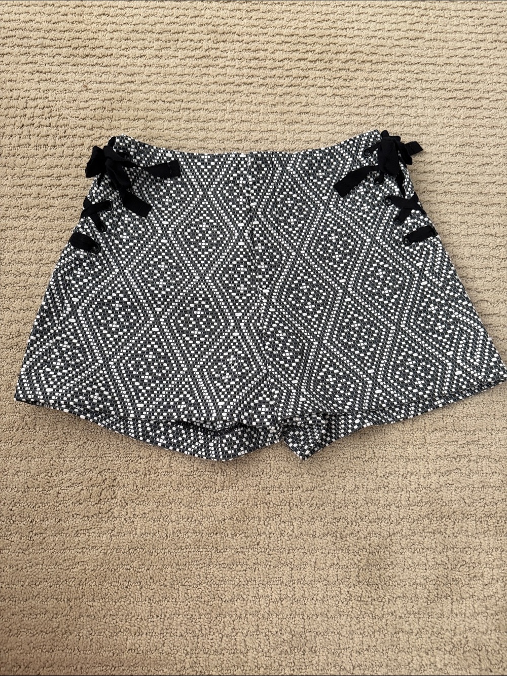 GAP Black & White Geometric High-Waist Tie-Side Shorts